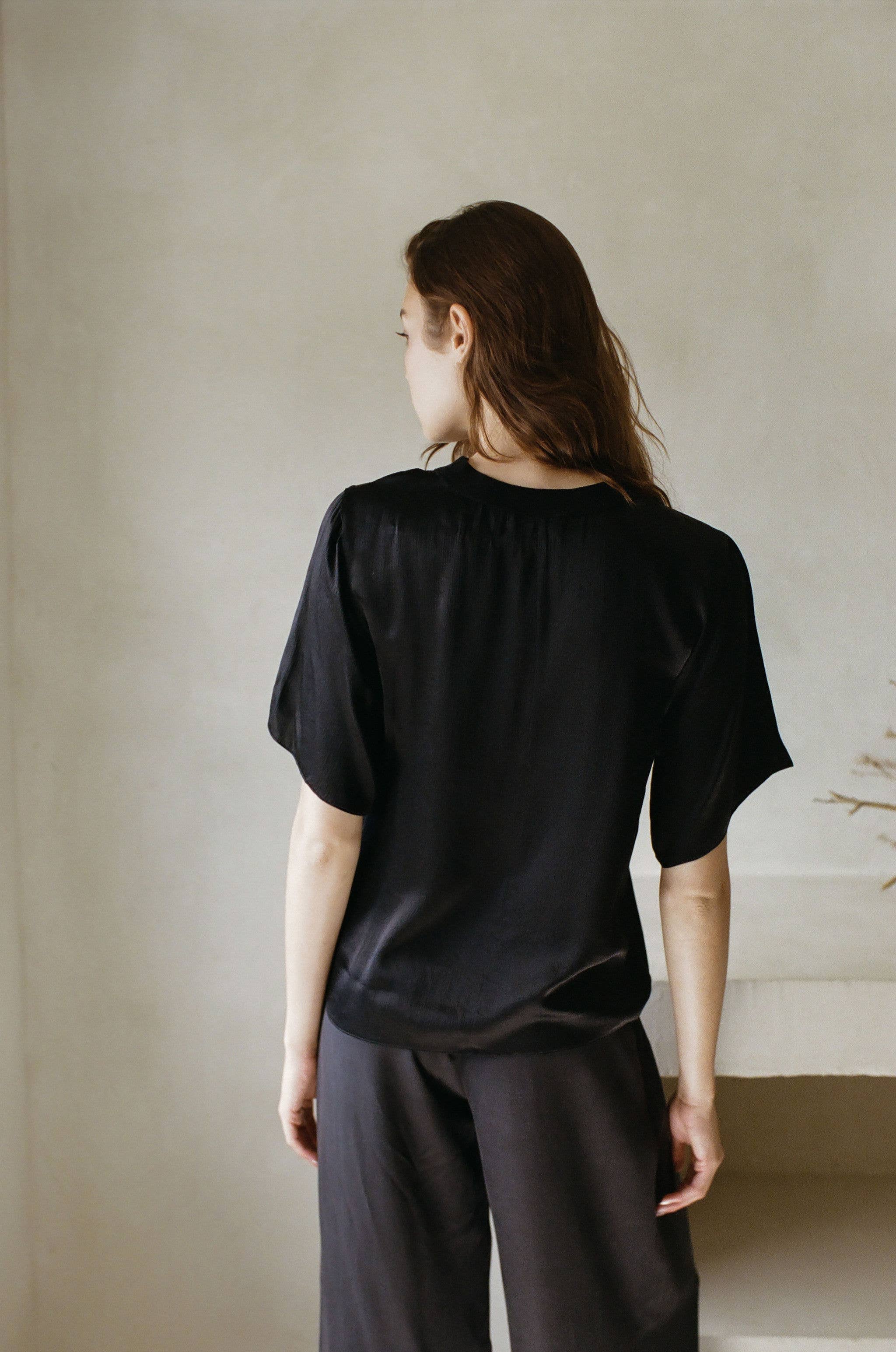 Woven 100% Silk Round Neck Short Sleeve Top