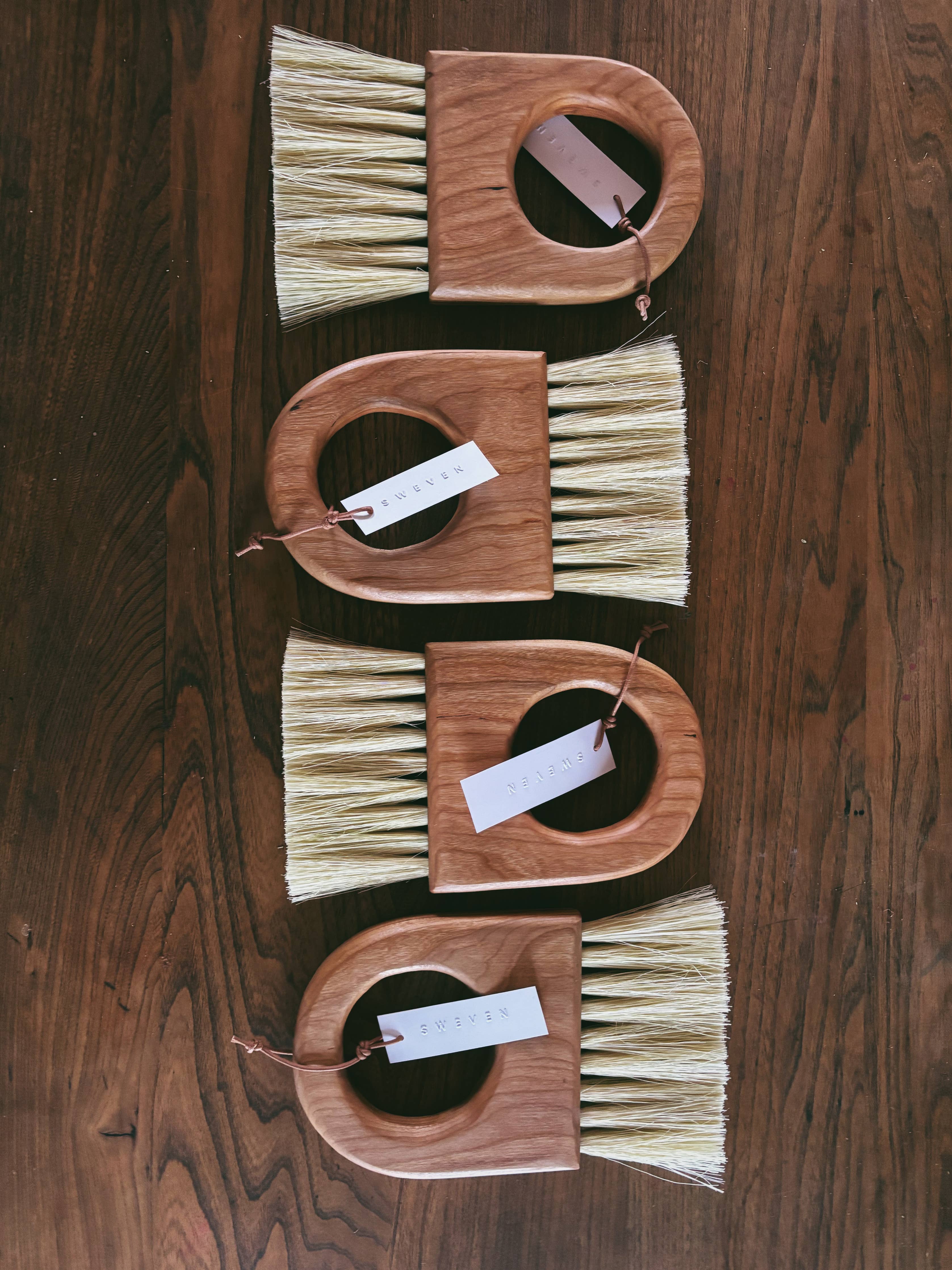 Curly Cherry Brush