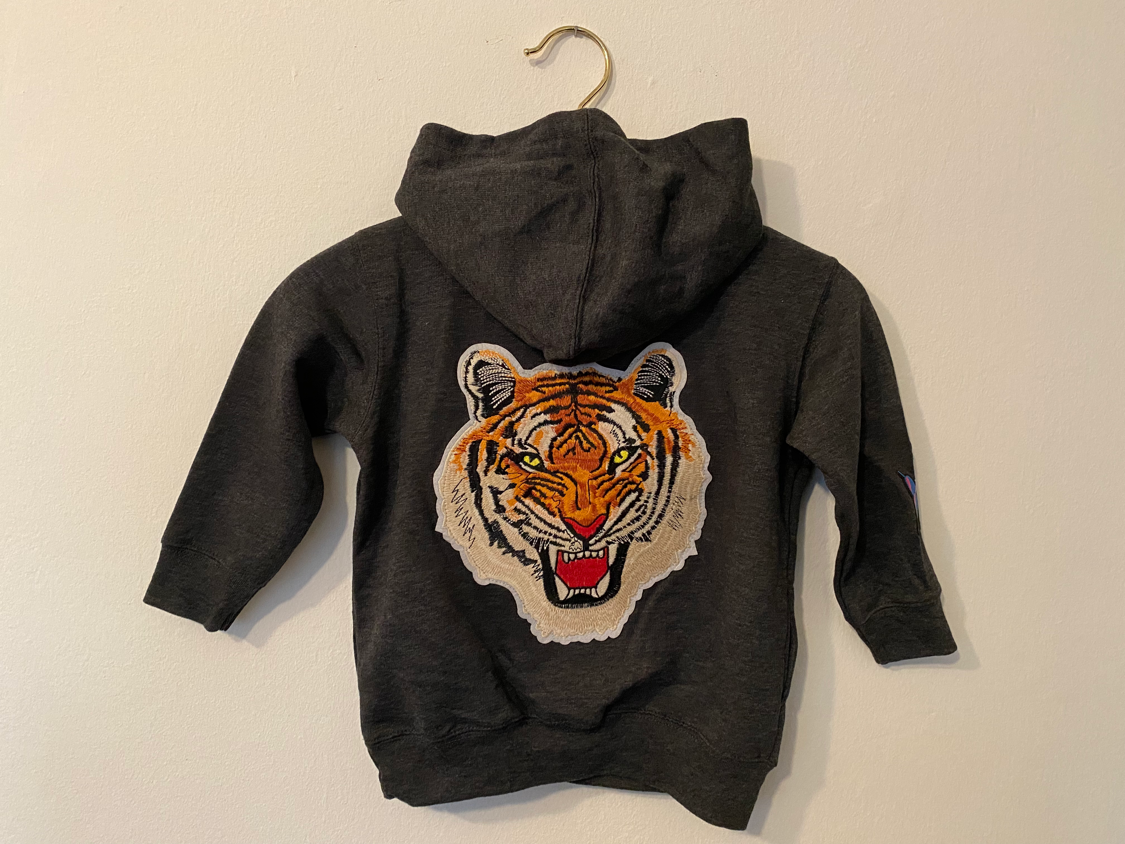 Tiger - Kids Patch Hooded Sweatshirt - Dark Grey